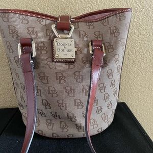 Like new! Dooney & Burke hobo